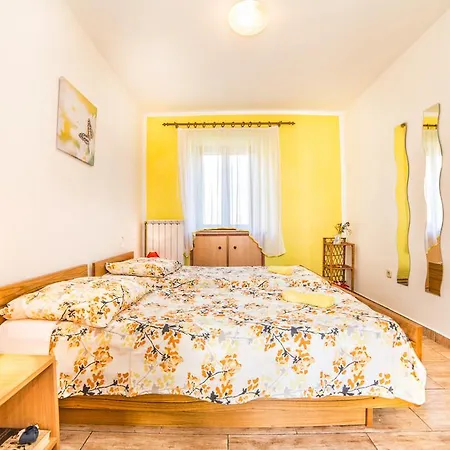 Holiday House Valter Rasa