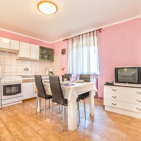 Holiday home Holiday House Valter